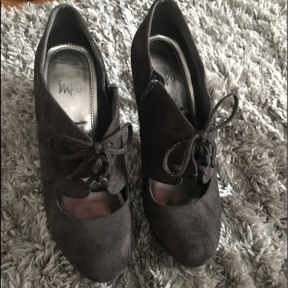 Impo brown suede heels sz 9